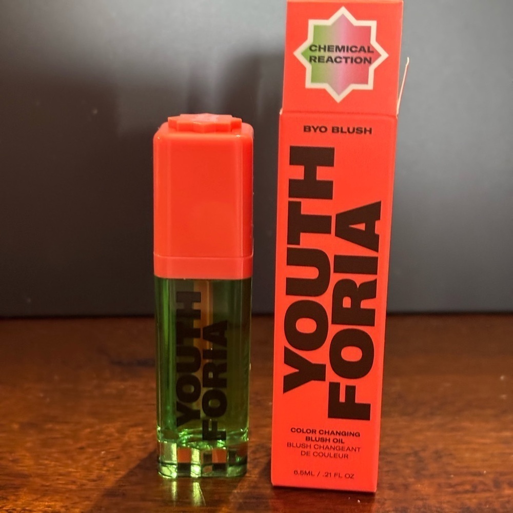 YOUTH FORIA Color Changing Blush Oil NIB Brand new